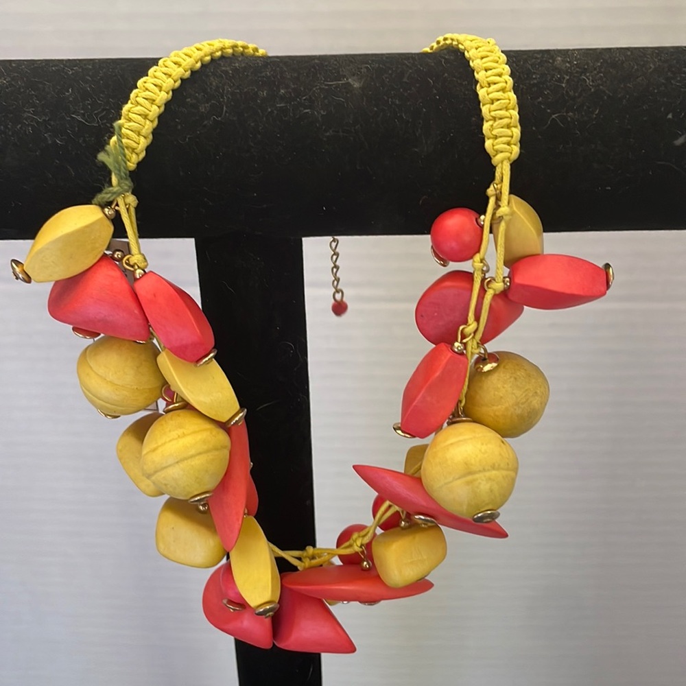 Bundle to save $$$. Beautiful yellow and pink necklace